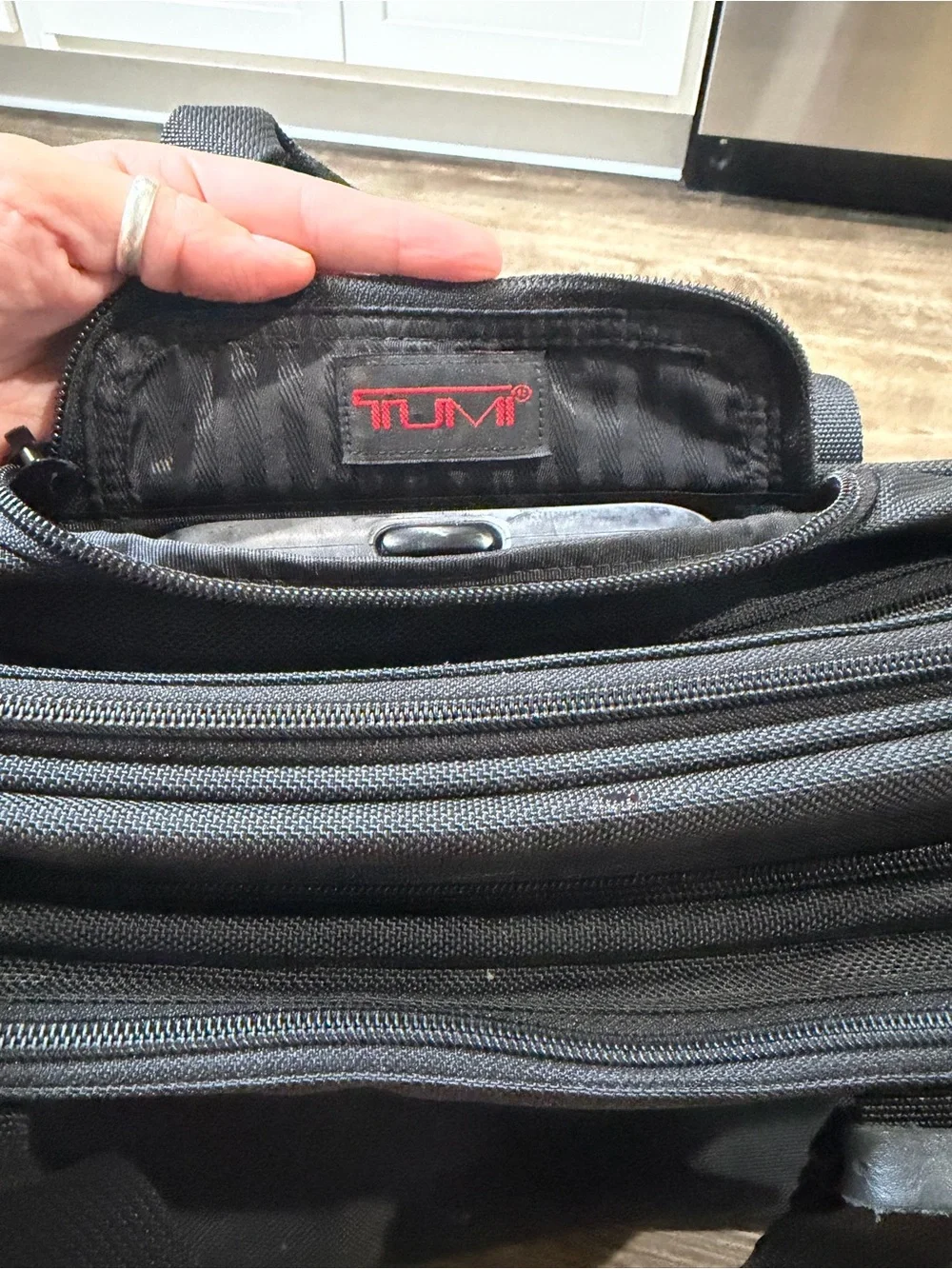 Tumi Classic Black 2 Wheel Ballistic Nylon Garment Carry On Bag 21
